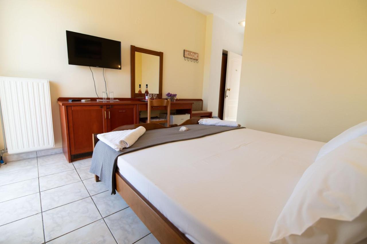 Iraklis Hotel Митикас Экстерьер фото