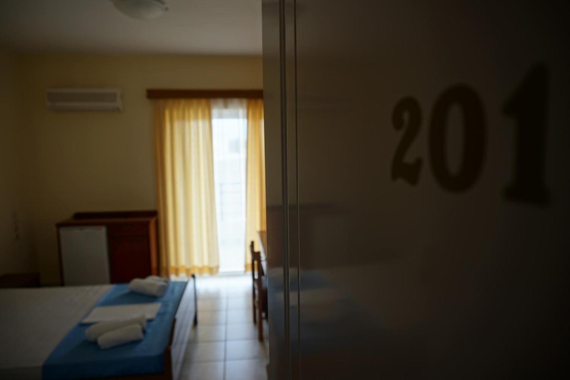 Iraklis Hotel Митикас Номер фото